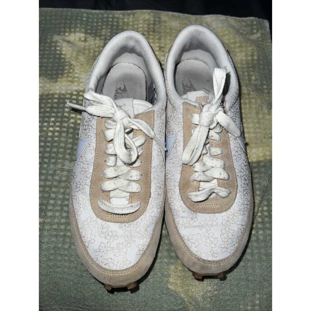 Nike Daybreak DR5556-200 Women’s Size 7.5 Beige Floral Suede Retro Waffel